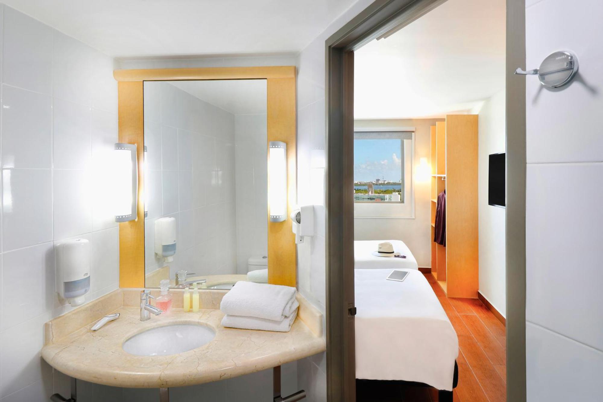 Ibis Cancun Centro מראה חיצוני תמונה